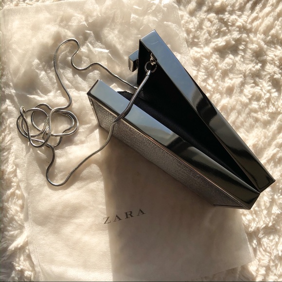 🌟Zara Evening Metal Clutch with Leather Detailing - Picture 2 of 6